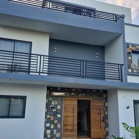 Entire Villa Albion 5 Bedroom And 4 Bathrooms 270M2